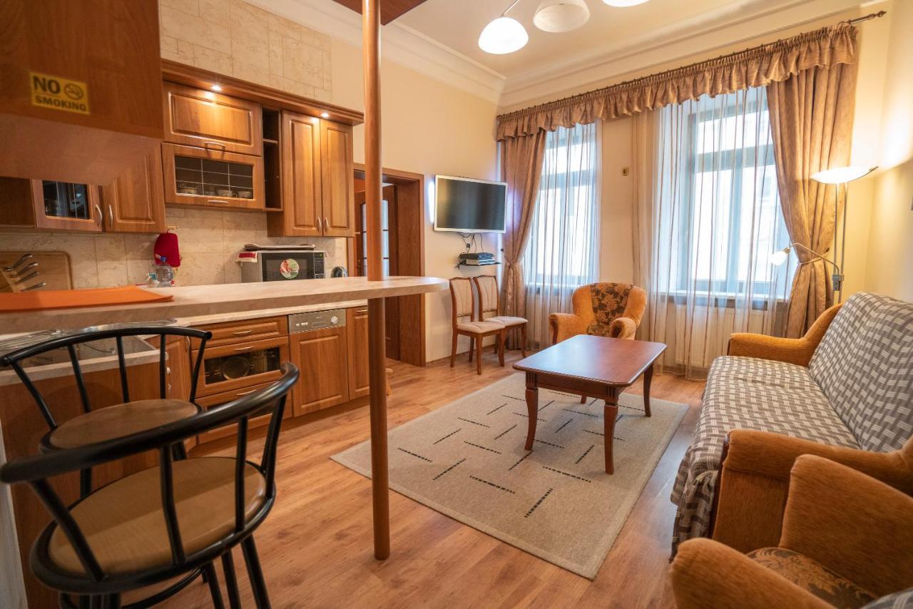 Apartment Ferdinand การ์โลวีวารี ภายนอก รูปภาพ